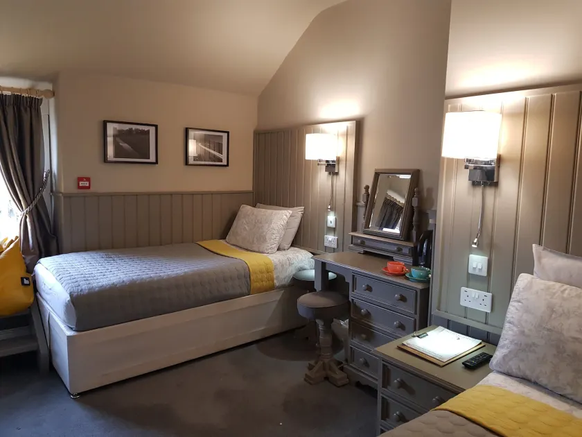 Bull Hotel - Image 1