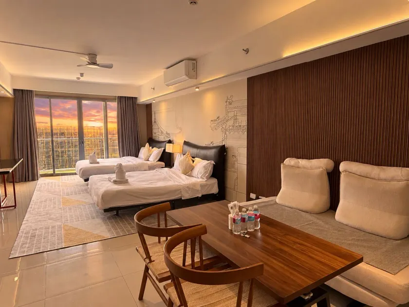 Cozy Family Studio with City View near City of Dreams Casino, Airport, Solaire, Okada, Ayala Malls and MOA - Room
