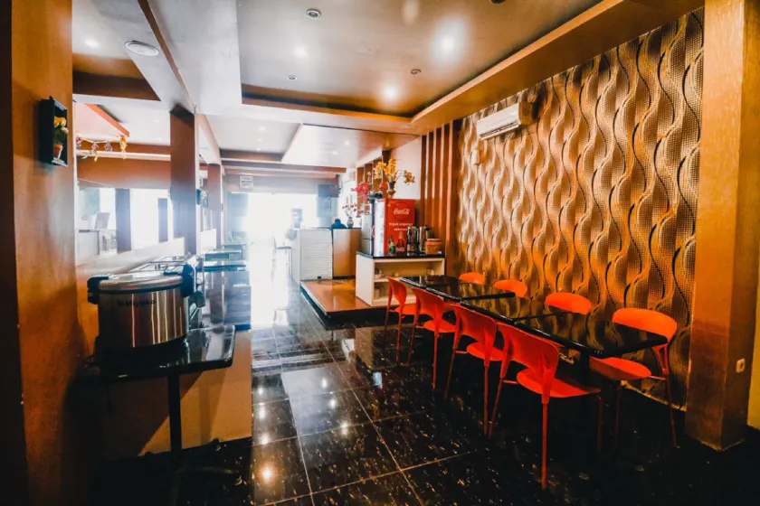 Reddoorz Plus near Makassar Town Square - Image 1
