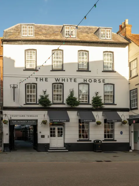 The White Horse Hotel, Romsey, Hampshire - The Coaching Inn Group - Image 1