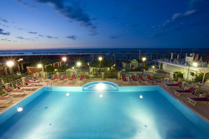 Hotel Sayonara - Image 1