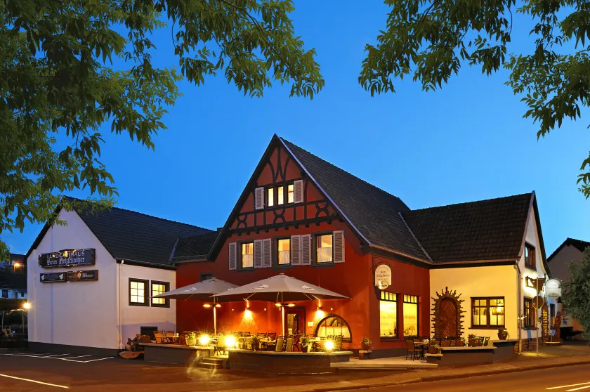 Harmony beim Holzschnitzer - Image 1