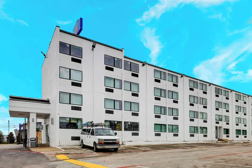 Motel 6 Arlington TX Entertainment District - Image 1