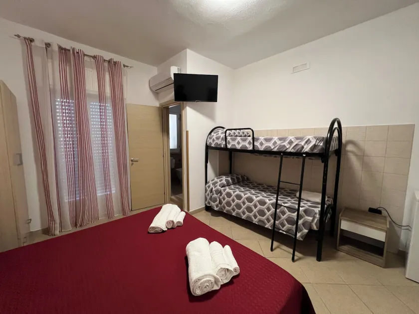 Hotel Florida Capo Rizzuto - Image 1