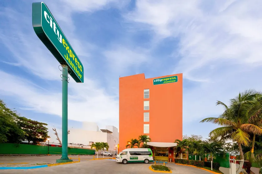 City Express Junior by Marriott Ciudad del Carmen - Image 1