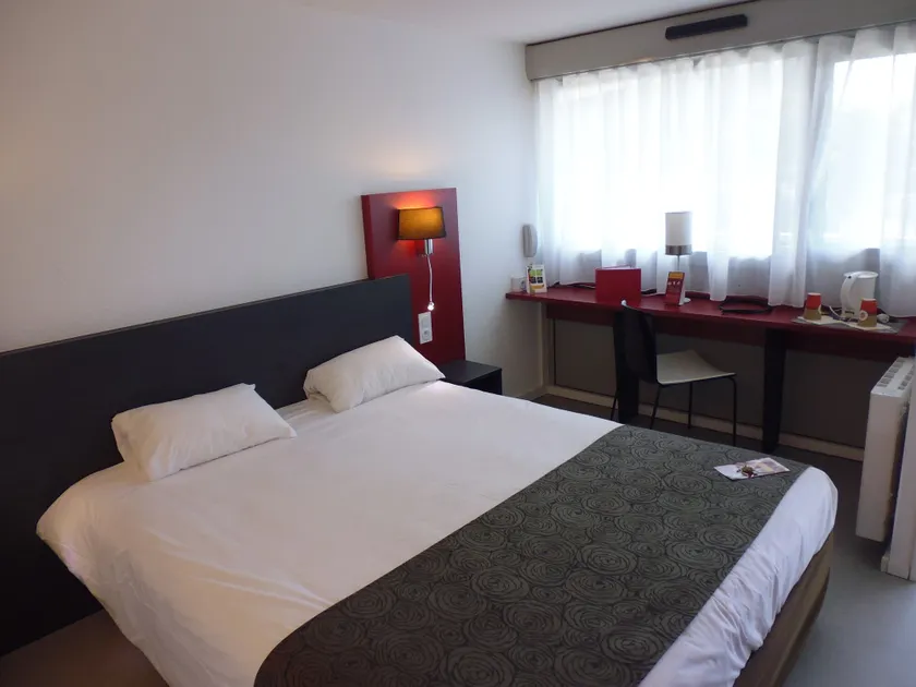 Brit Hotel Mayenne - Image 1
