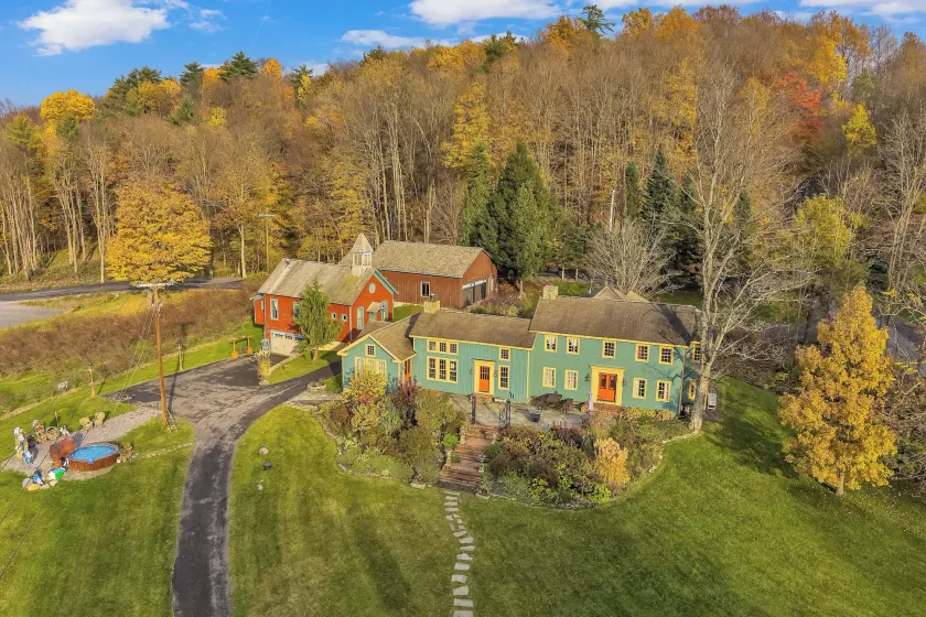 Hot Tub & Large Yard: Elegant Deansboro Getaway - Image 1