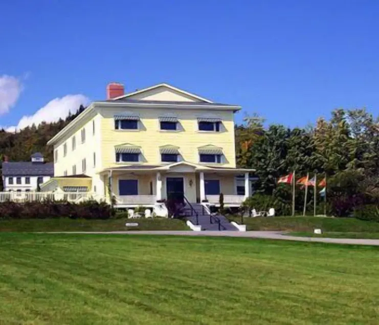 Rossmount Inn - Image 1