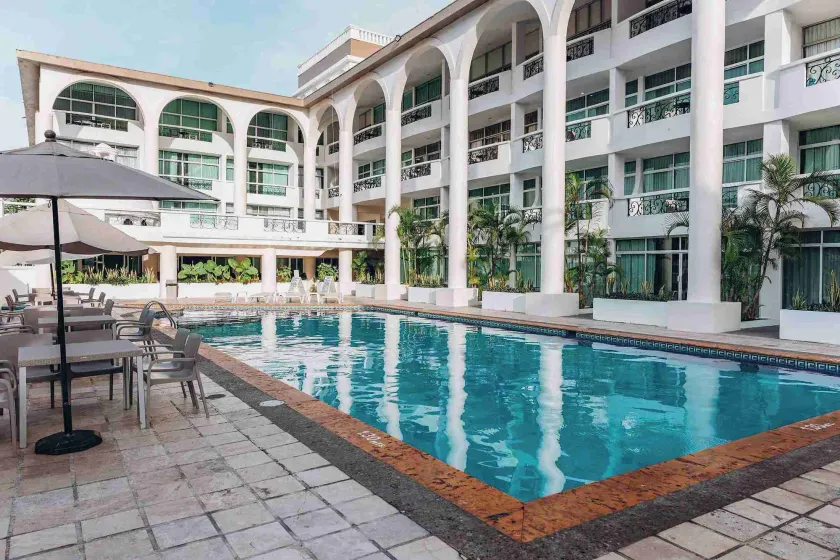 Hotel Solamar Inn - Image 1
