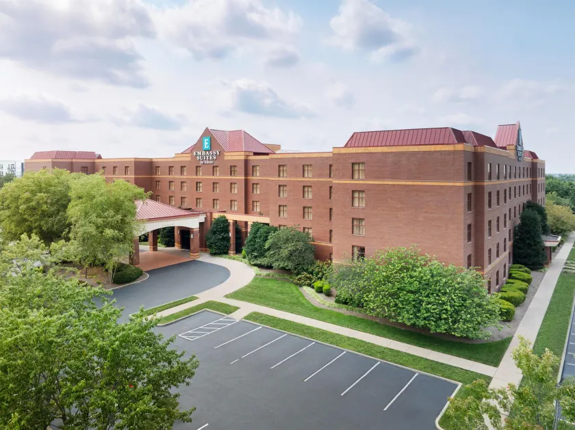 Embassy Suites by Hilton Lexington/UK Coldstream - Image 1