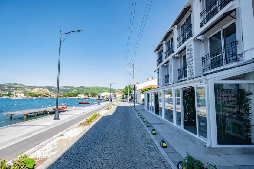 BD SUITES - Image 1