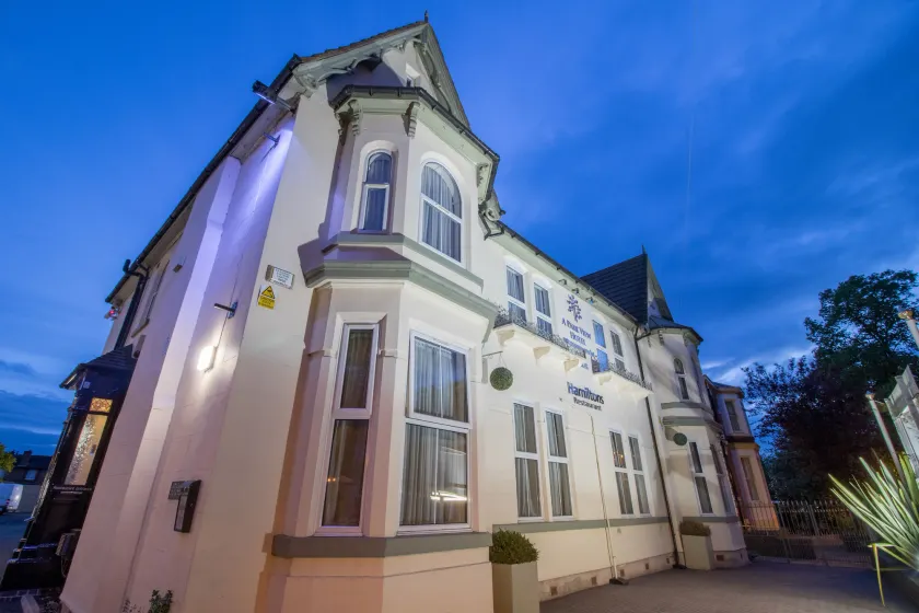 A Park View Hotel - Image 1