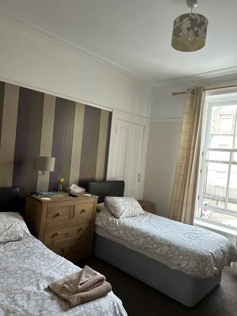 Roselodge Guest House - Image 1