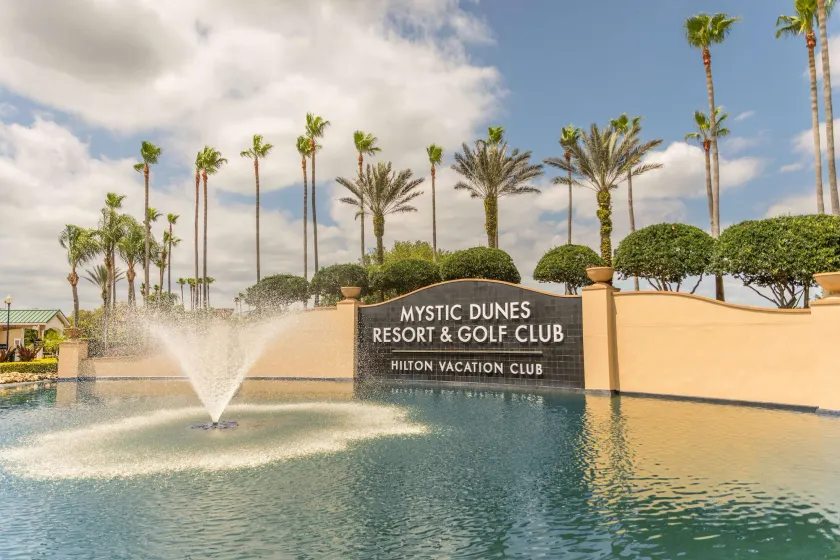Hilton Vacation Club Mystic Dunes Orlando - Image 1