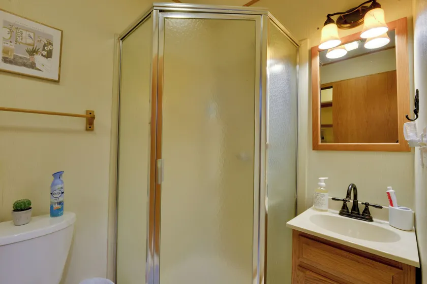 Oakland Vacation Rental < 1 Mi to Deep Creek Lake! - Innvendig