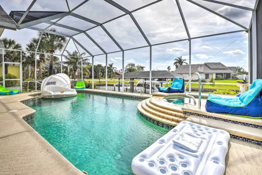 Waterfront Palm Coast Vacation Rental w/ Pool! - Piscina