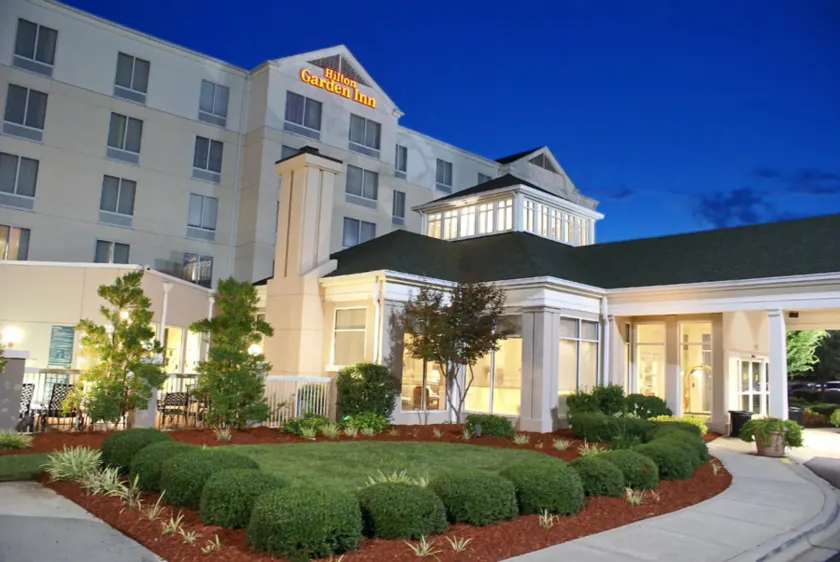 Hilton Garden Inn Charlotte North - Image 1