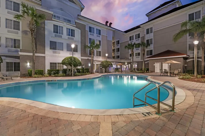 Best Western Plus Orlando Lake Buena Vista South Inn & Suites - Image 1