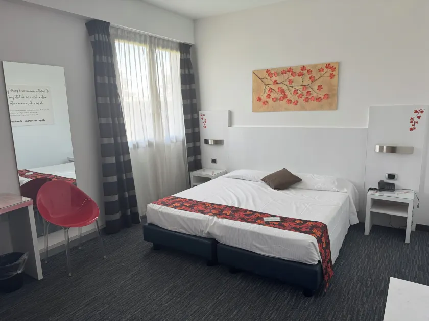 Hotel Sporting Cologno - Image 1