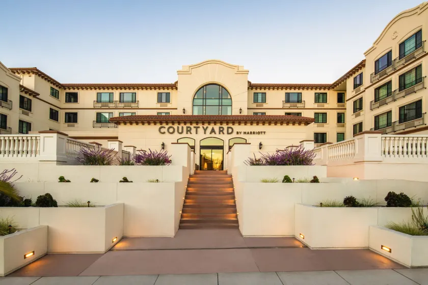 Courtyard by Marriott Santa Cruz - Image 1