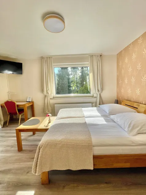 AM BERG Hotel-Restaurant - Image 1