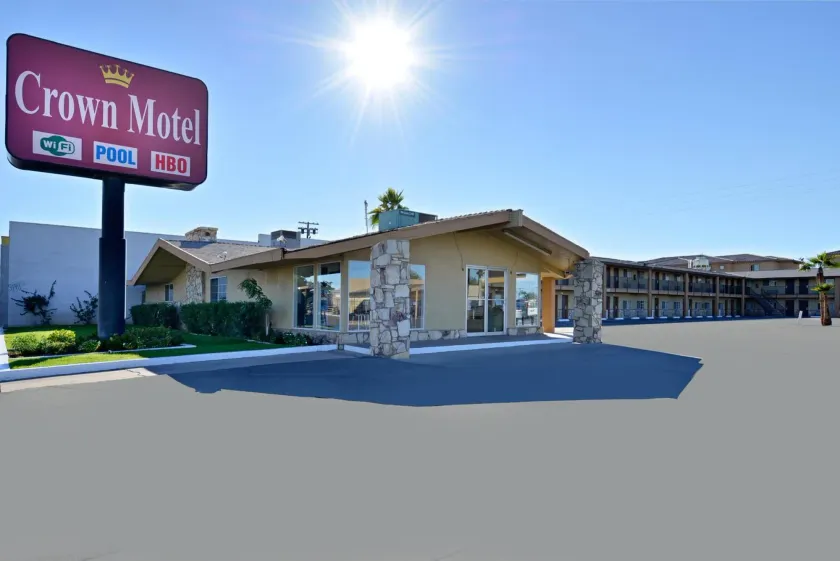 Crown Motel - Image 1