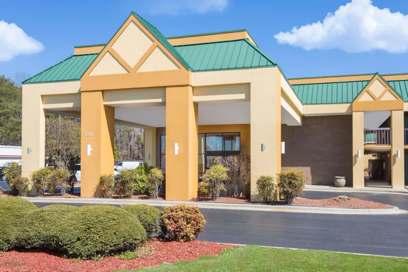 Days Inn by Wyndham Mocksville - Image 1