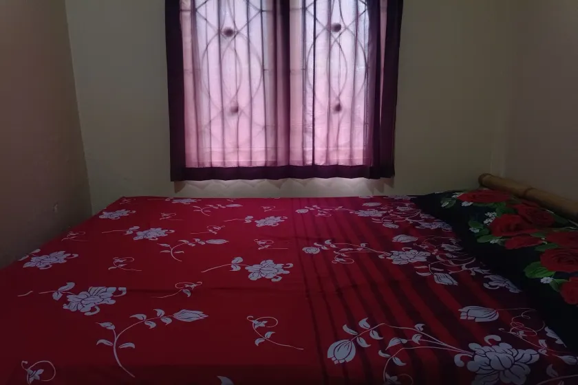 OYO 93766 Bunga Homestay Near Taman Lembah - Værelse