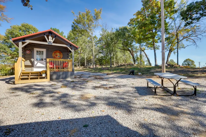 Rustic Caledonia Cabin Near State Parks & Boating! - Image 1