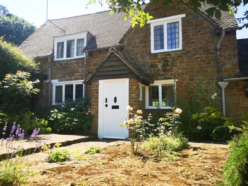 Spring Cottage - Image 1