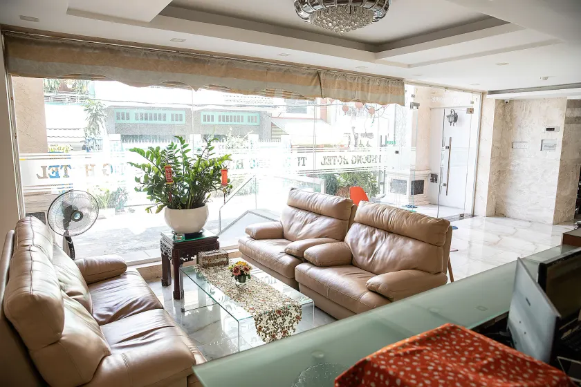 Tu Phuong Hotel - Image 1