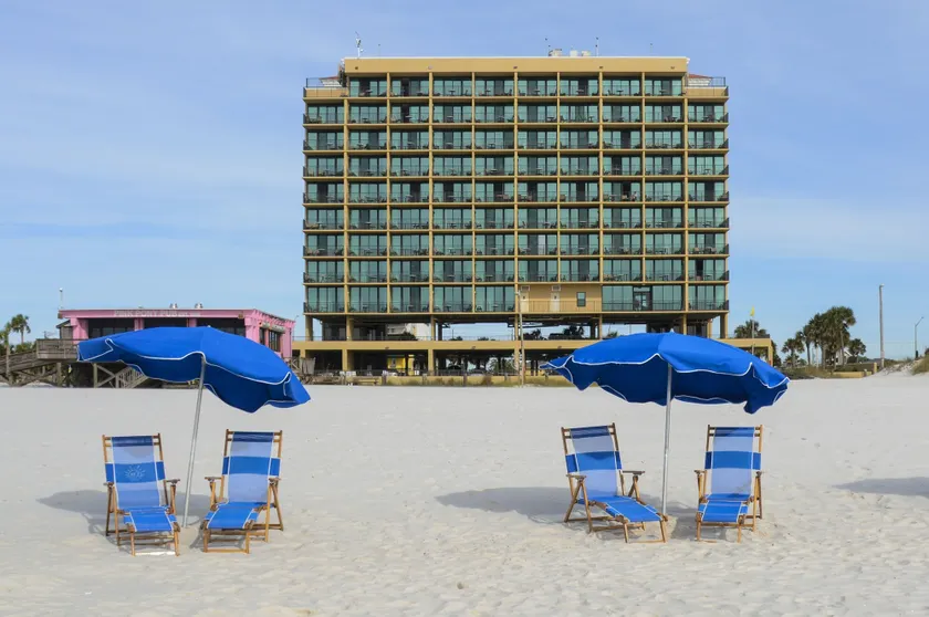 Phoenix All Suites Hotel - Image 1