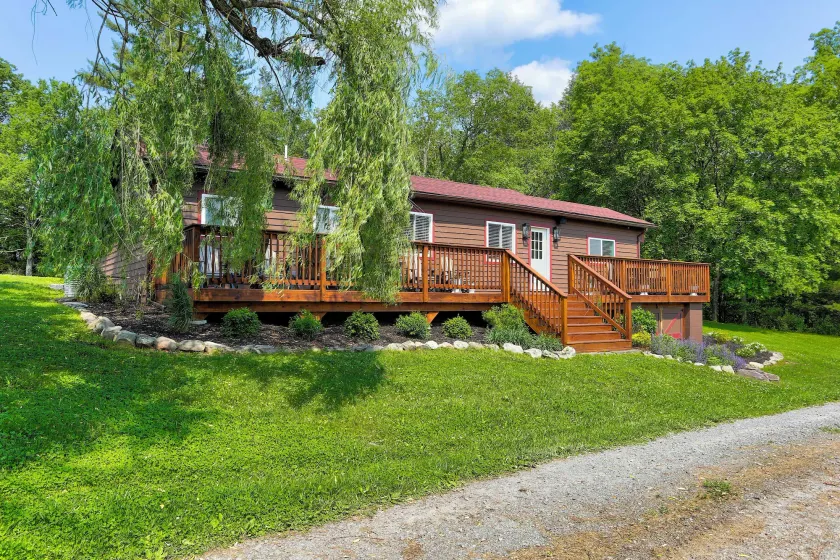 [city] Farm w/ 120 Acres, Mtn & Water Views! - Image 1