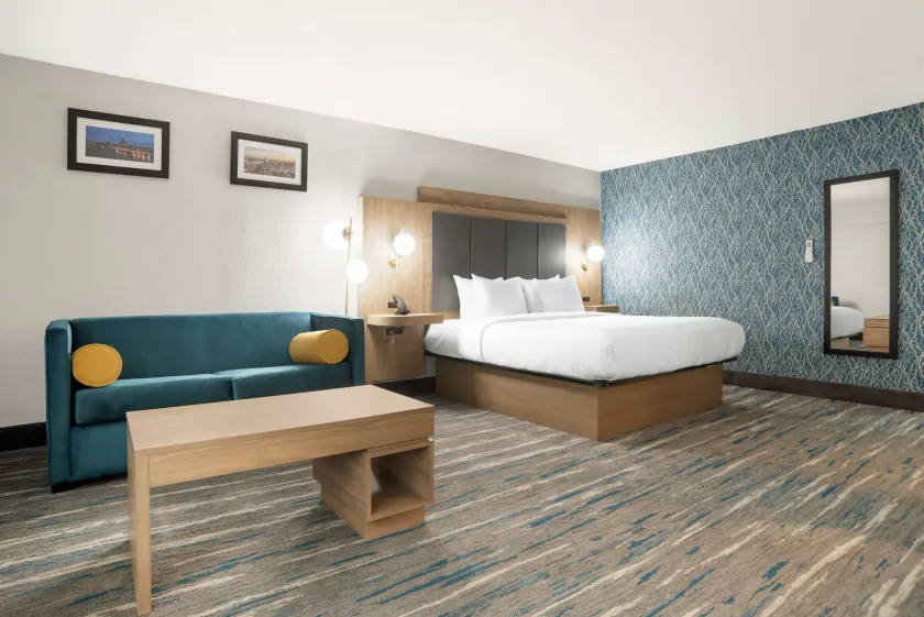 Best Western Plus Mobile Inn and Suites - Image 1