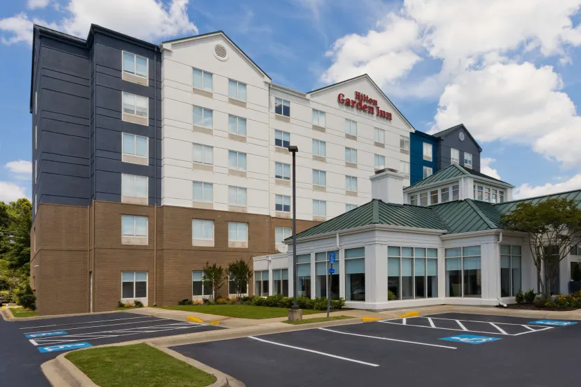 Hilton Garden Inn Birmingham/Lakeshore Drive - Image 1
