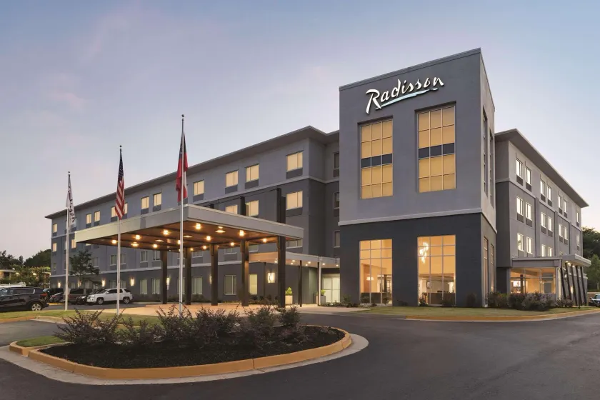 Radisson Hotel Atlanta Airport - Image 1