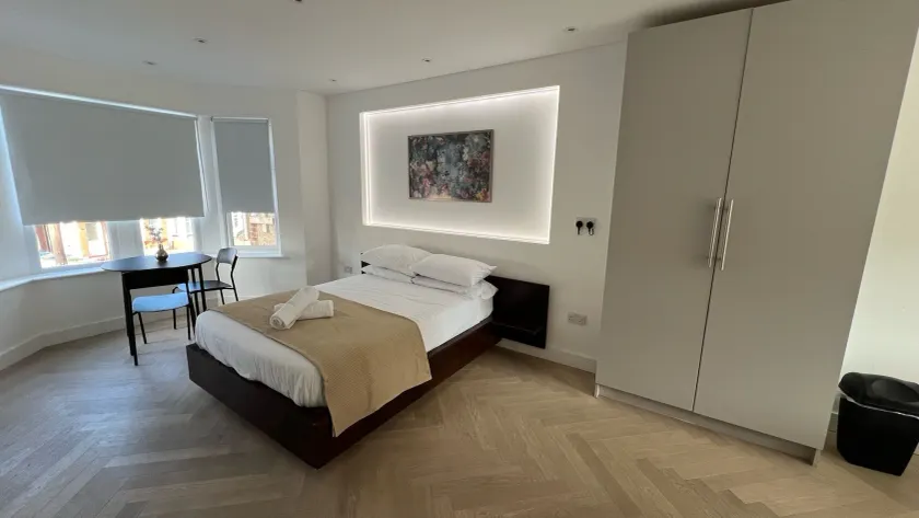 Luxurious London Studios - Image 1