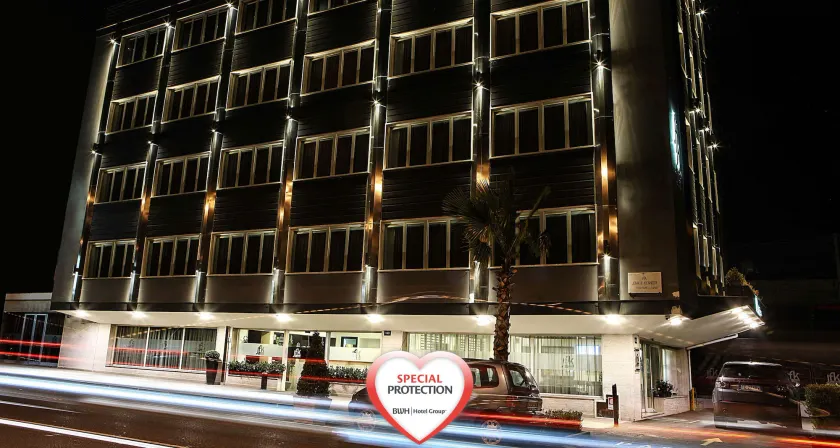 Best Western JFK Hotel - Image 1