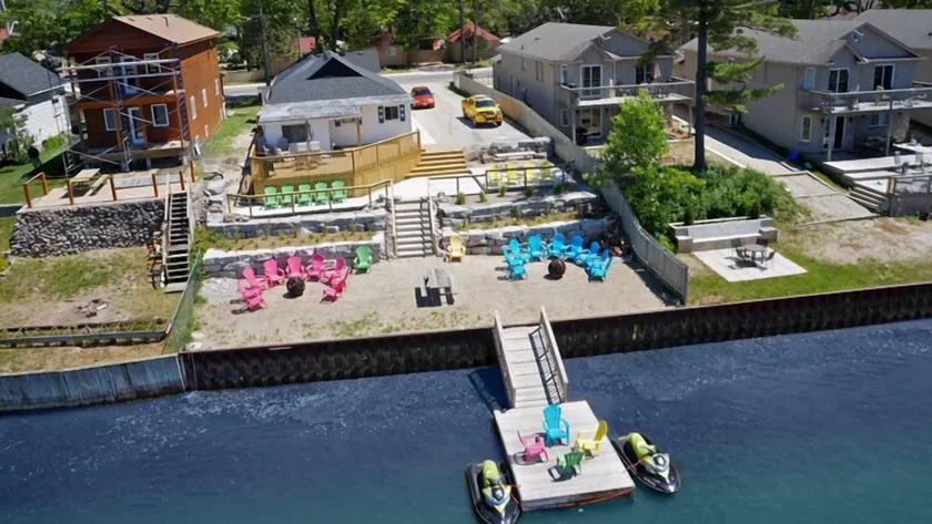 Riverfront Cottages - Image 1