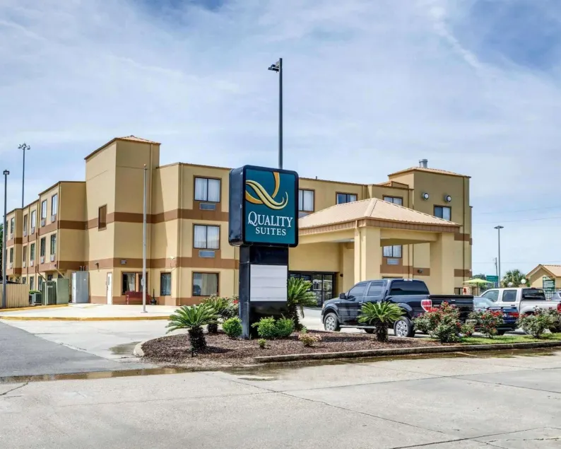 Quality Suites Baton Rouge East - Denham Springs - Image 1