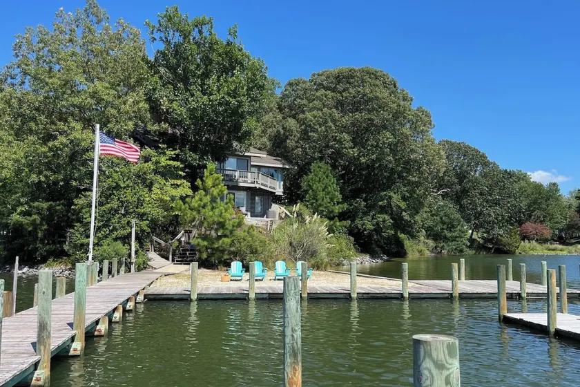 Waterfront, Private Beach, & Dock in Irvington - Image 1