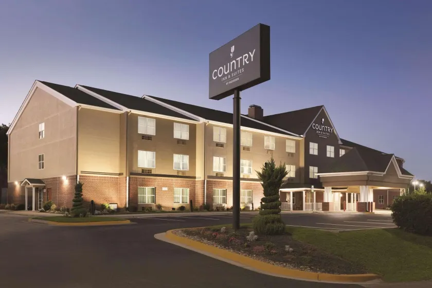 Country Inn & Suites by Radisson, Washington, DC East - Capitol Heights, MD - Image 1