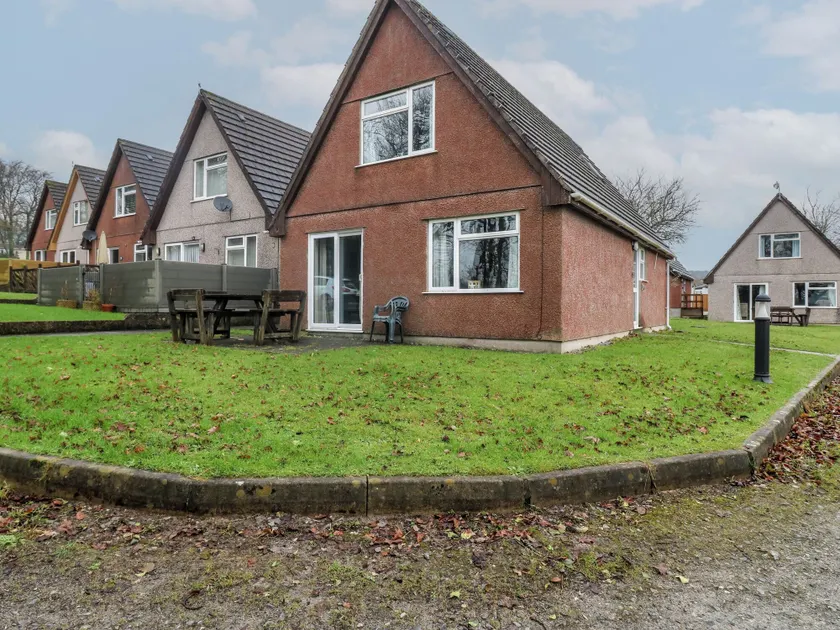 Lewis Lodge - Image 1