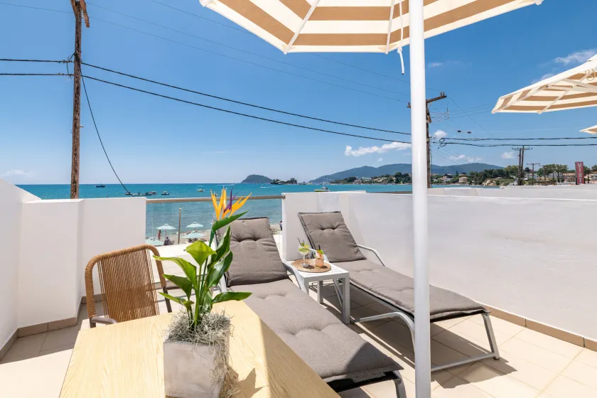 Mouria Studios & Apartments - Image 1