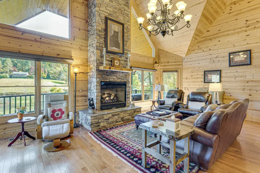 Hayesville Cabin w/ Game Room & Mtn Views! - Image 1