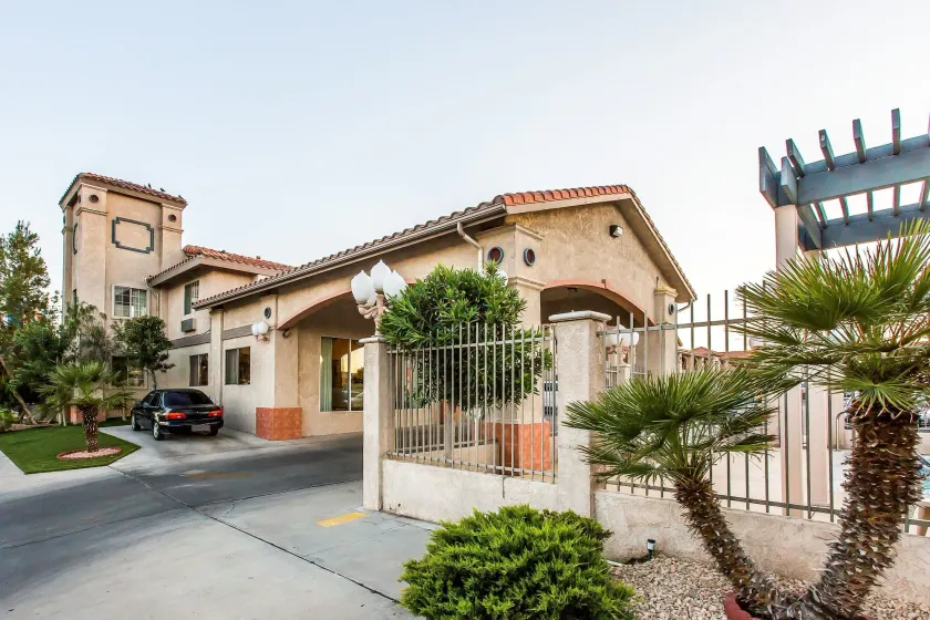 Quality Inn Near China Lake Naval Station - Image 1