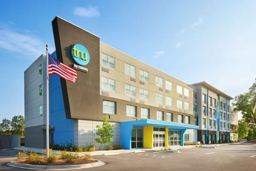 Tru by Hilton Charleston Airport - Image 1