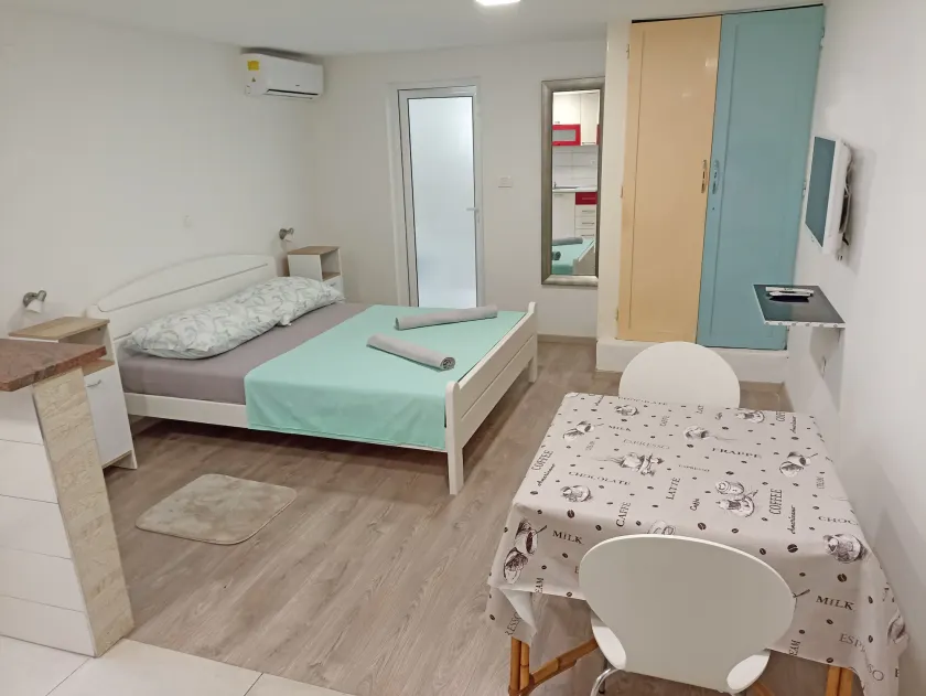 Beach House Split - Room