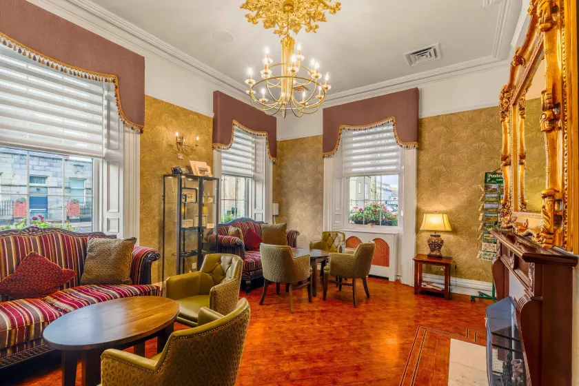 Kilmorey Arms Hotel - Image 1