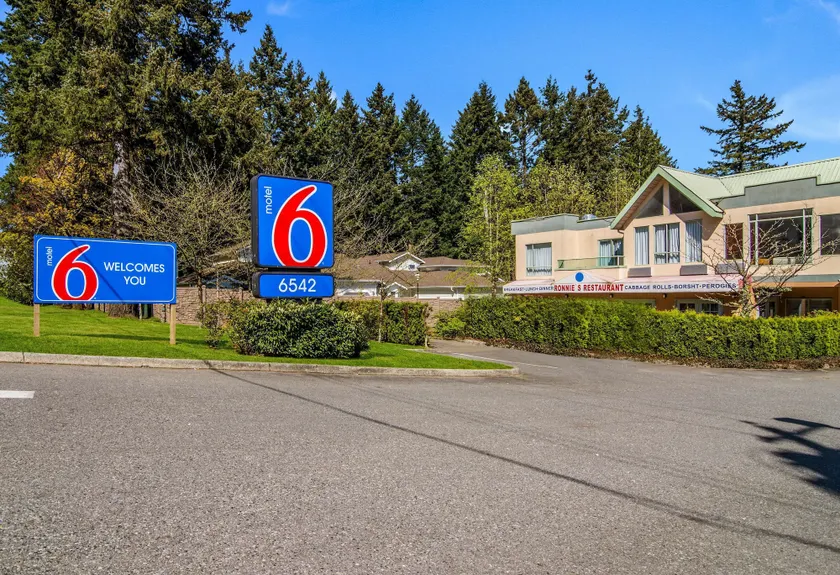 Motel 6 Surrey, BC - Image 1